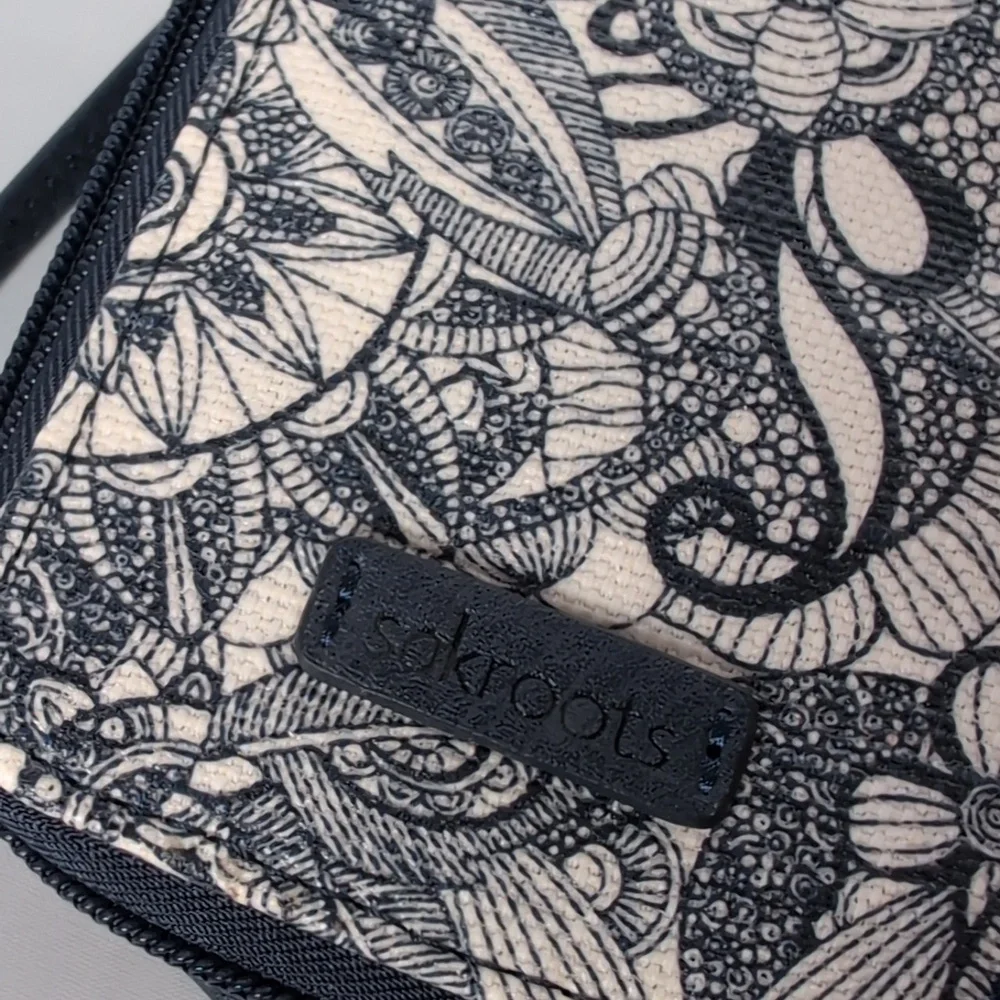 Sakroots Small Phone Crossbody Bag Cobalt Spirit Desert